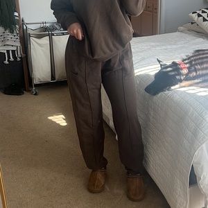 NWOT Brown nike sweatpants